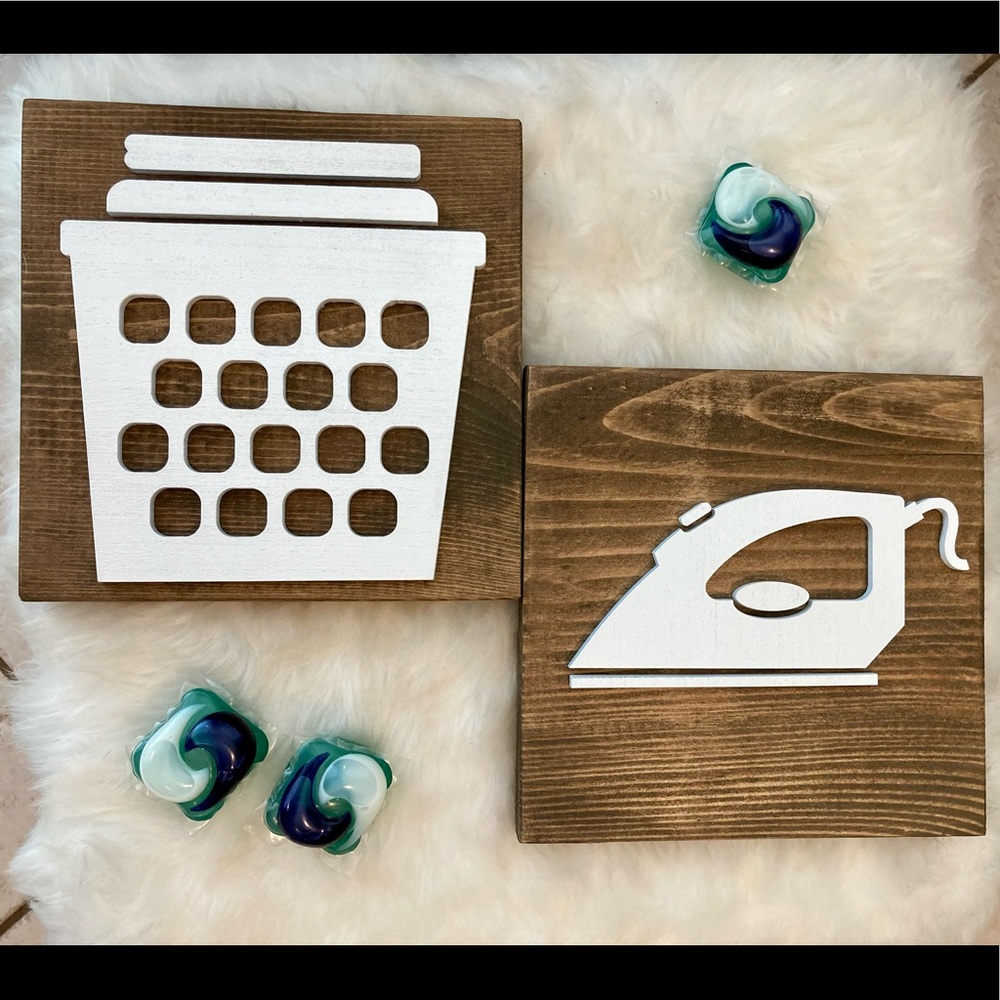 Wooden Laundry Signs - Set of 2